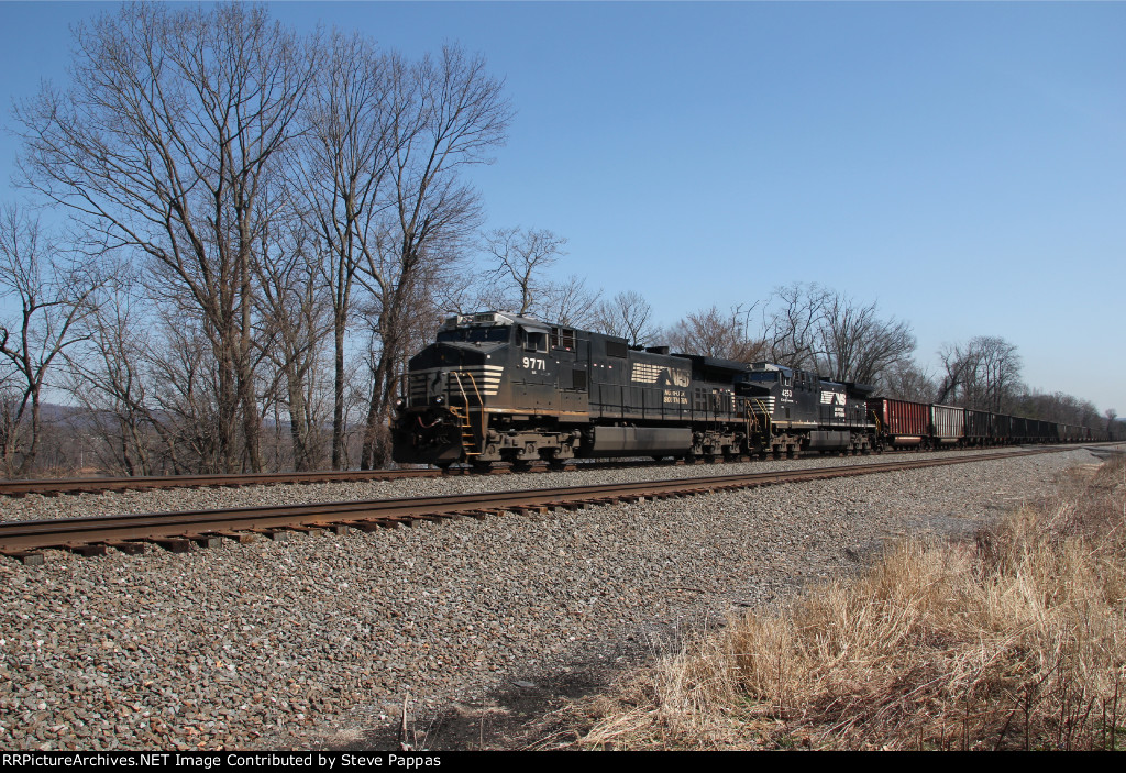 NS 9771 leads train 590 west